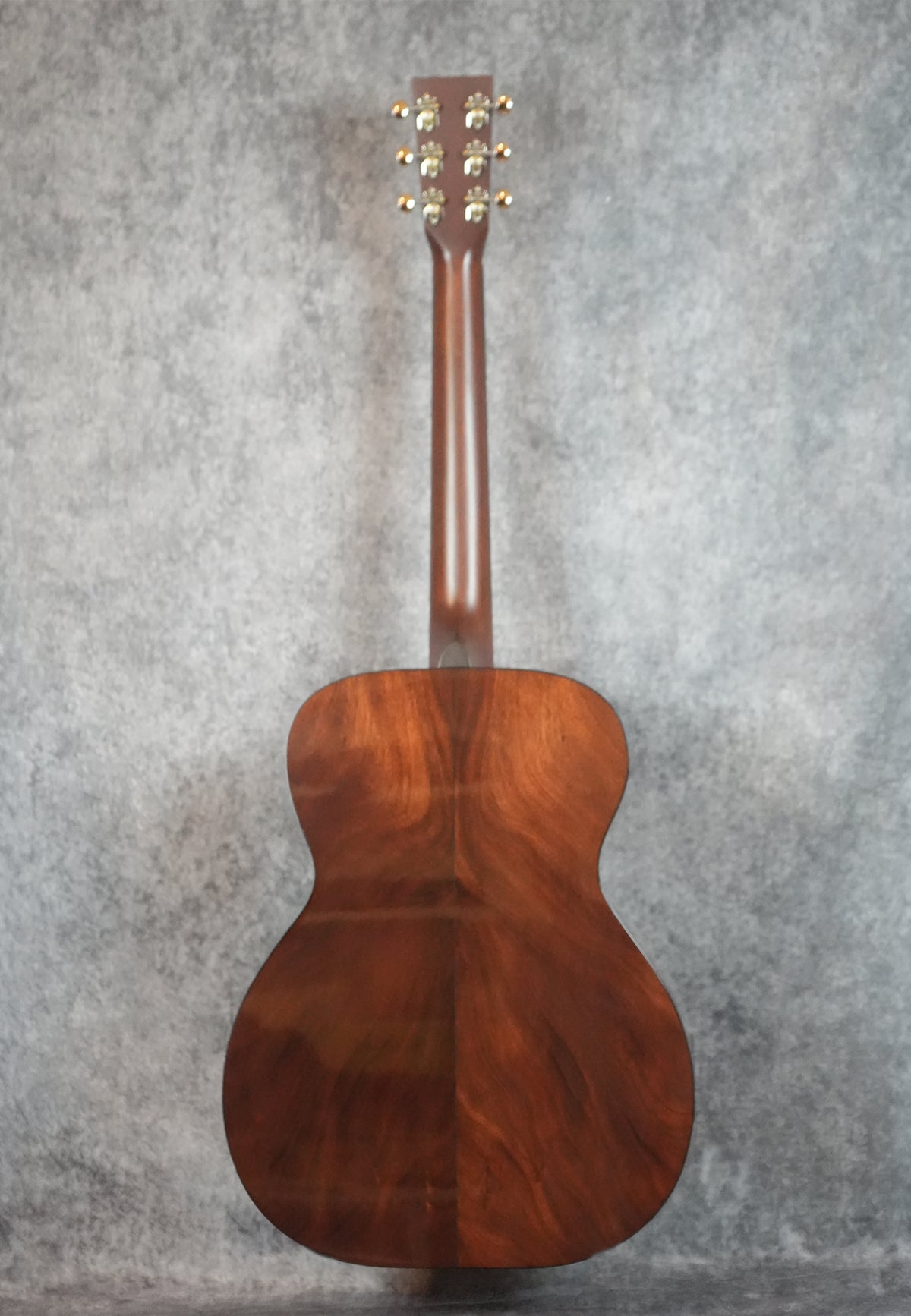 2026 Huss & Dalton Tom-M Custom: Lutz Spruce Top, Sinker Mahogany Back and Sides