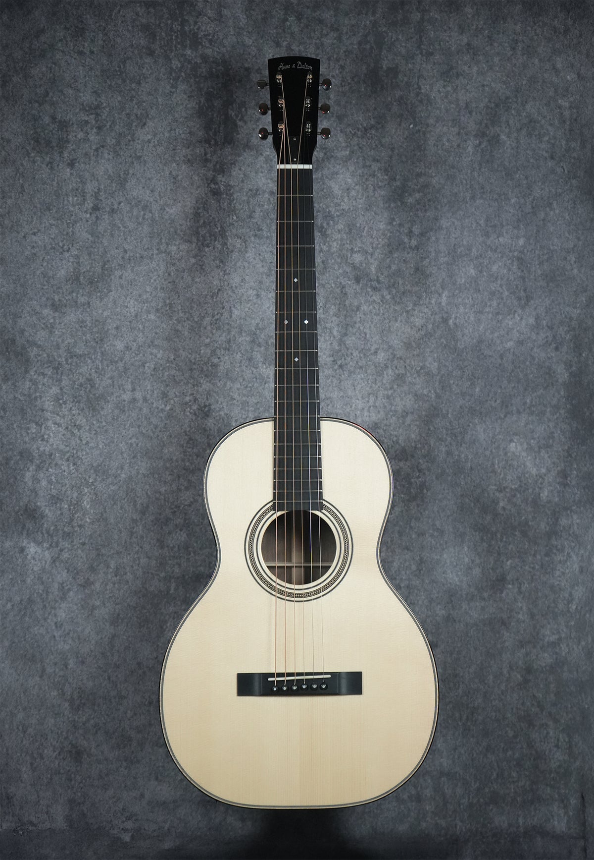 2026 Huss & Dalton Parlor O Custom: Sitka Spruce Top, Black Walnut Back & Sides