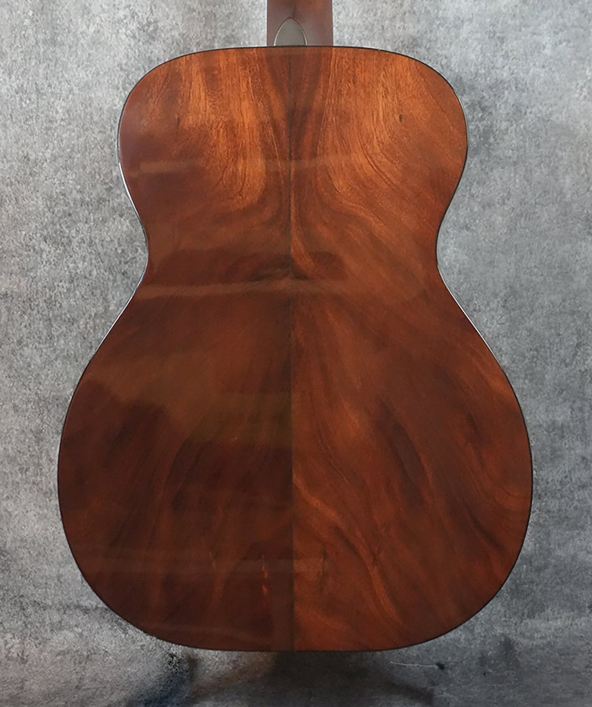 2026 Huss & Dalton Tom-M Custom: Lutz Spruce Top, Sinker Mahogany Back and Sides